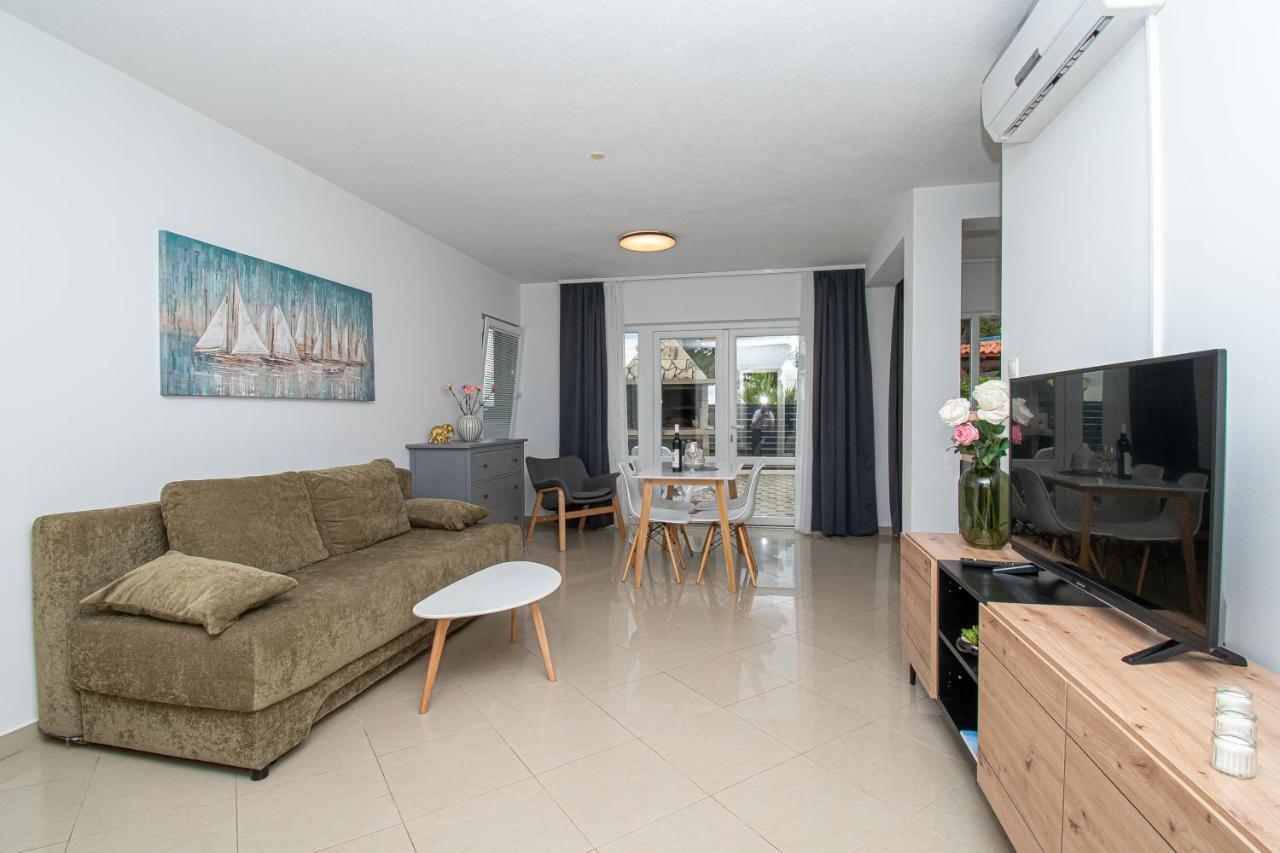Beachfront Apartments Gabine Kaštela Exterior foto